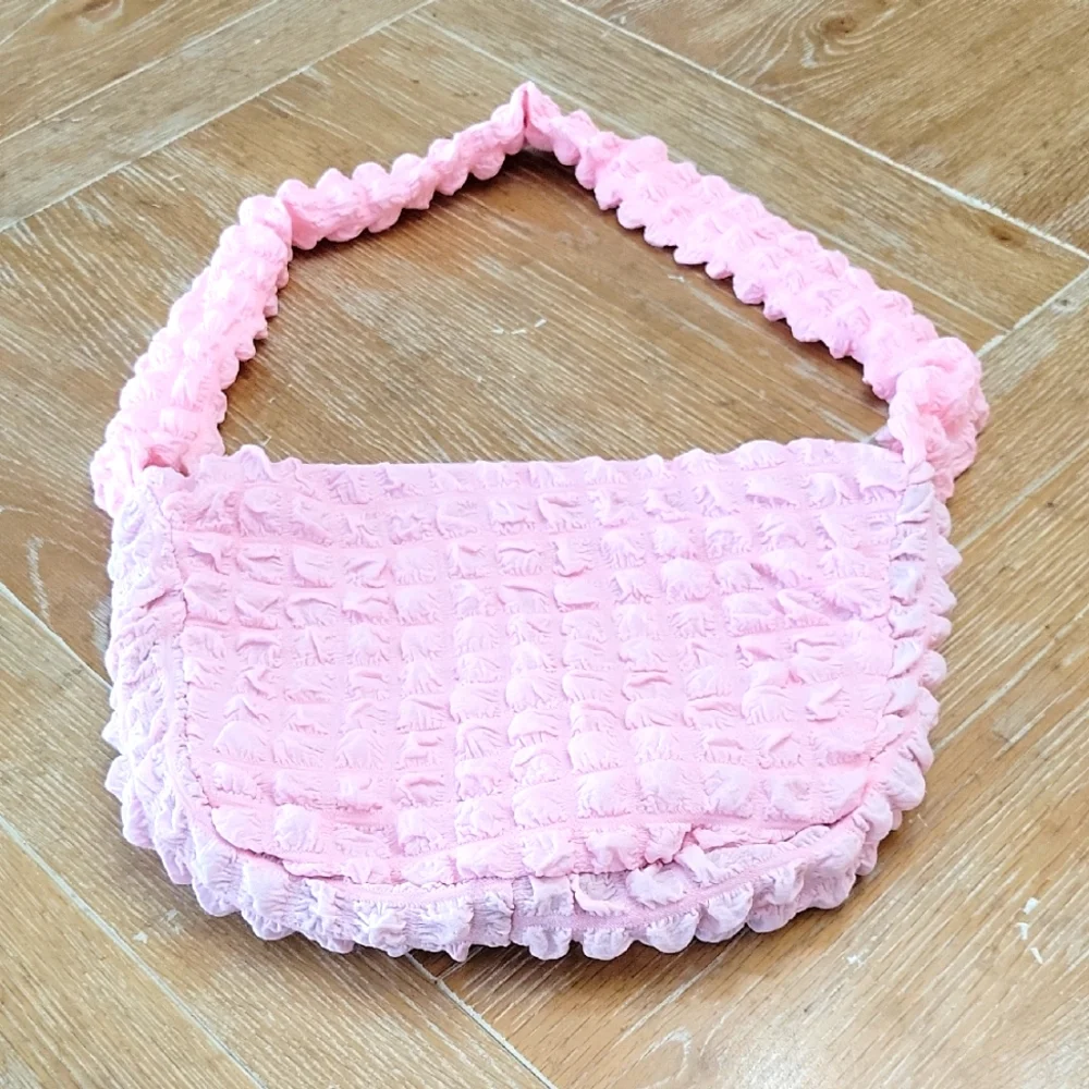 Laneige Pink Bubble Crossbody Bag Purse Sephora Rewards Bazaar  10 X15 NWOT